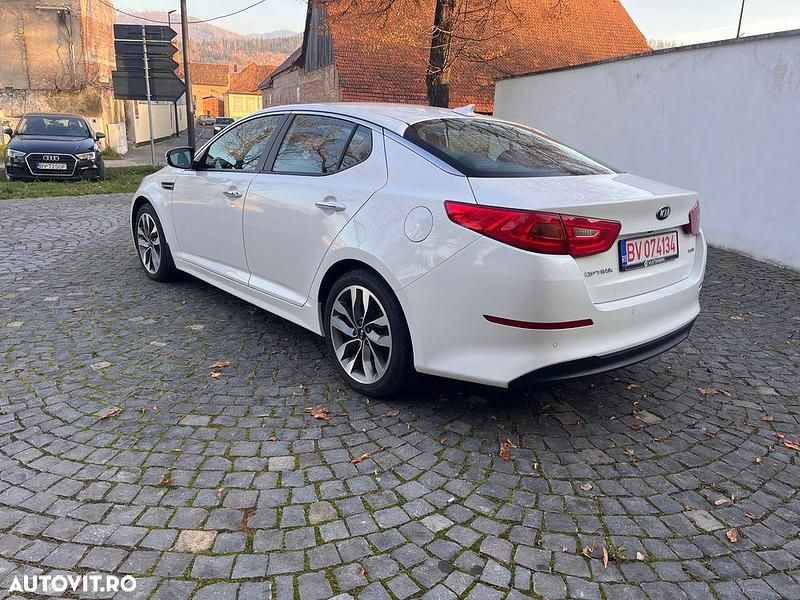 Second-hand Kia Optima Edition 7 136 CP (100 kW) 2014 Culoarealb Berlinǎ