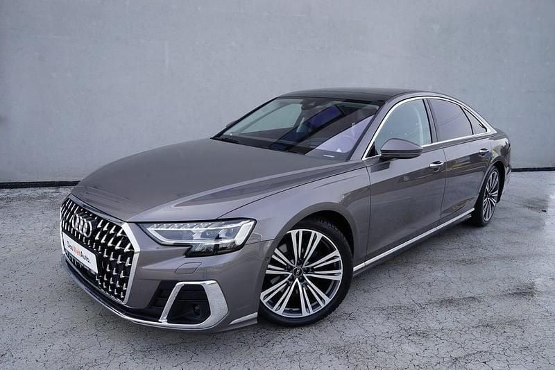 Second-hand Audi A8 286 CP (210 kW) 2022 Gri deschis  metalic  perleffect Berlinǎ