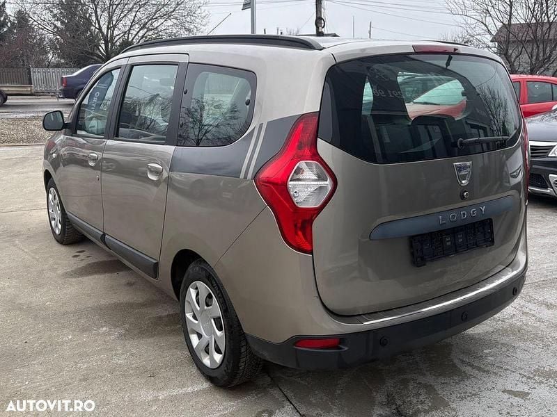 Second-hand Dacia Lodgy Prestige 107 CP (78 kW) 2014 Culoaregalbeuriu Monovolum