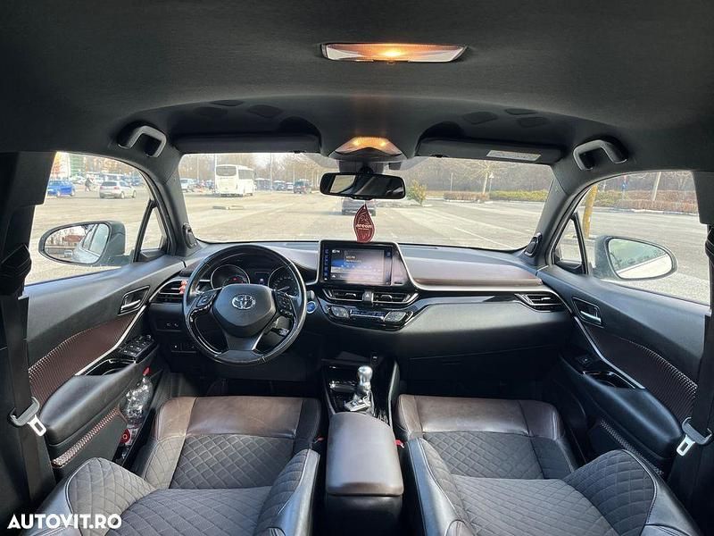 Second-hand Toyota C-HR Business Edition 122 CP (89 kW) 2017 Culoarealb SUV