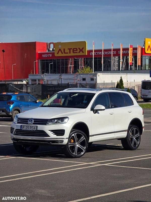 Culoarealb Utilizat 2017 VW Touareg Supreme SUV | 22.490 EUR (Preț OK) - Imagine 1/4
