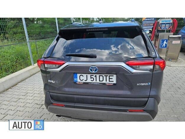 Second-hand Toyota RAV4 178 CP (130 kW) 2021 Gri SUV