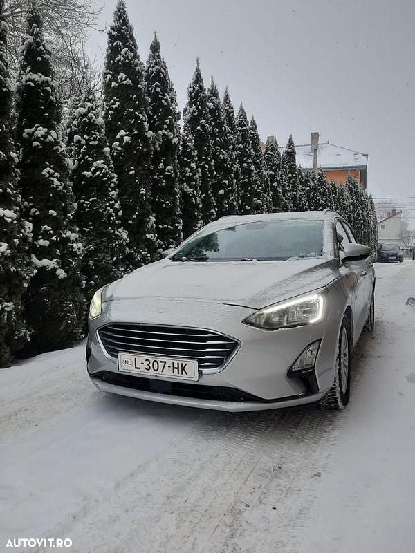 Culoareargint Second-hand 2021 Ford Focus Titanium Break | 9.390 EUR (Preț OK) - Imagine 1/4