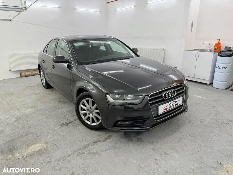 Second-hand Audi A4 Attraction 143 CP (105 kW) 2013 Culoaregri Berlinǎ