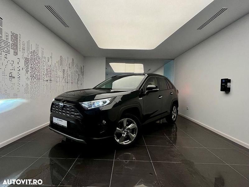 Second-hand Toyota RAV4 Hybrid 218 CP (160 kW) 2021 Culoarenegru SUV