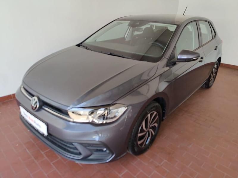 Gri mediu normal Utilizat 2023 VW Polo Life | 17.800 EUR (Puțin scump) - Imagine 1/4