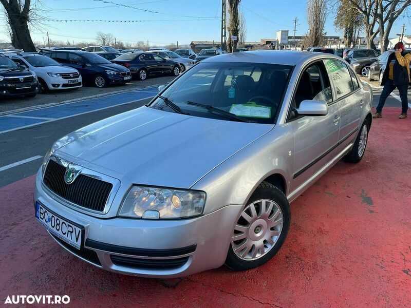 Second-hand Skoda Superb 131 CP (96 kW) 2003 Argintiu Berlinǎ