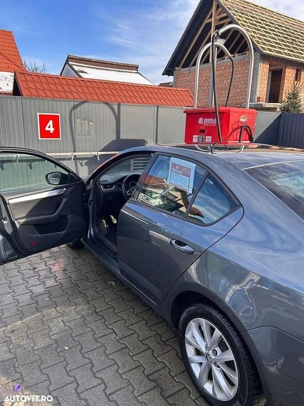 Second-hand Skoda Octavia Active 116 CP (85 kW) 2019 Culoaregri Berlinǎ