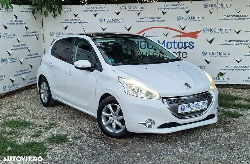 Alb Utilizat 2012 Peugeot 208 Access Hatchback | 5.490 EUR (Puțin scump) - Imagine 1/4
