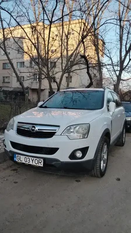 Alb Utilizat 2012 Opel Antara SUV | 5.400 EUR (Preț bun) - Imagine 1/4