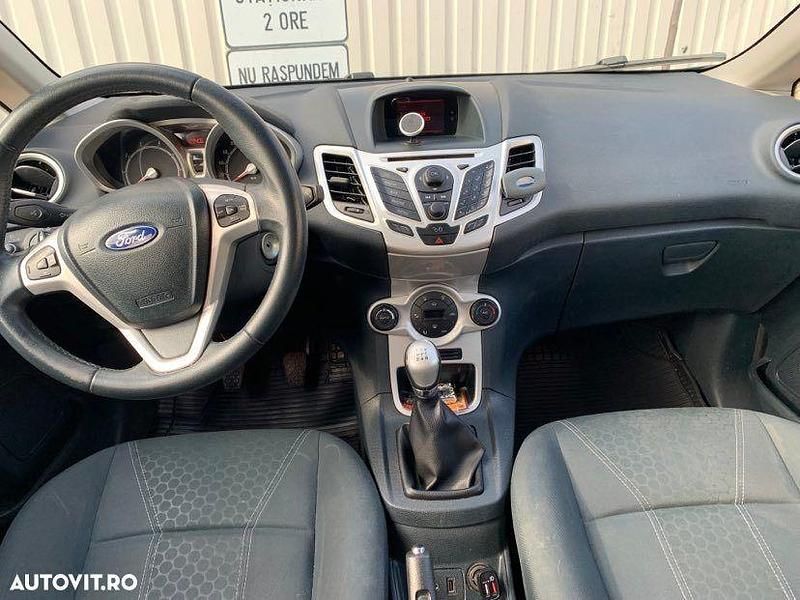 Second-hand Ford Fiesta Titanium 95 CP (69 kW) 2013 Culoarenegru Hatchback