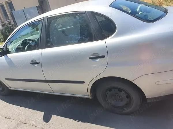 Utilizat 2004 Seat Cordoba Berlinǎ | 1.250 EUR - Imagine 1/4
