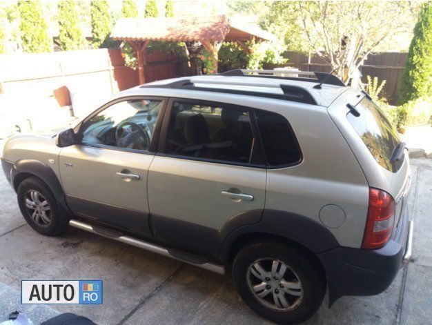 Gri Utilizat 2008 Hyundai Tucson SUV | 6.000 EUR (Preț OK) - Imagine 1/4