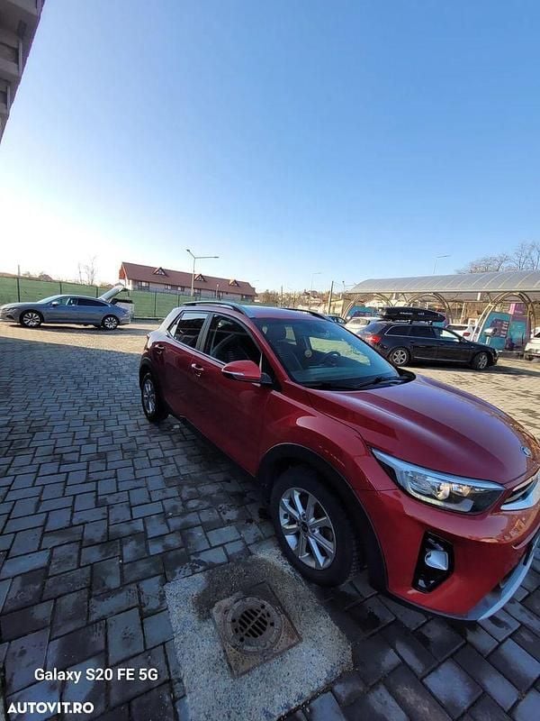 Second-hand Kia Stonic Urban 120 CP (88 kW) 2020 Culoarerosu SUV