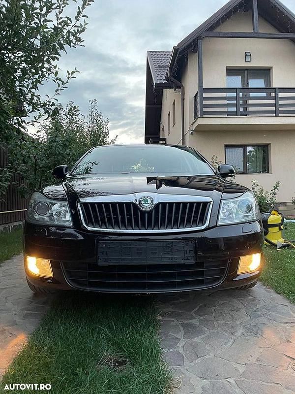 Culoarenegru Utilizat 2012 Skoda Octavia Business Line Berlinǎ | 6.250 EUR (Scump) - Imagine 1/4