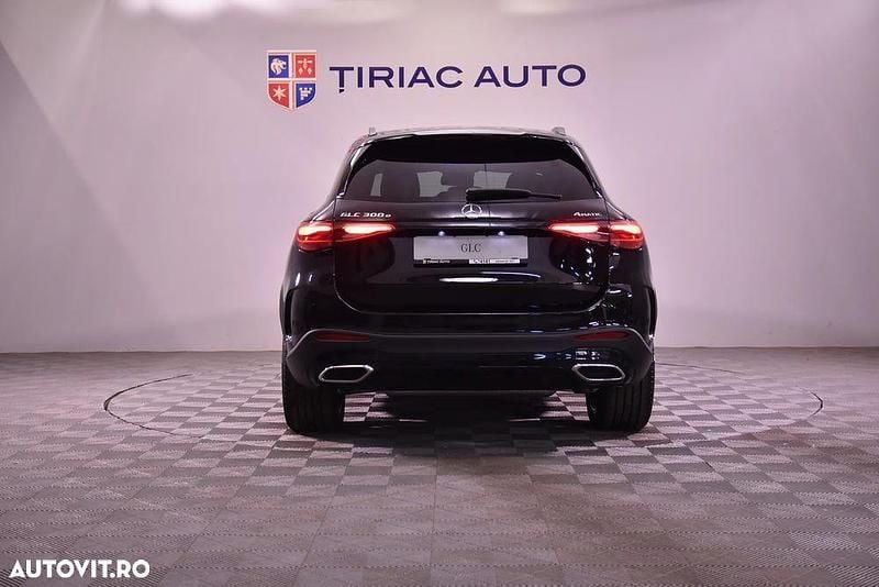 Nouă Mercedes GLC300e 313 CP (230 kW) 2025 Culoarenegru SUV