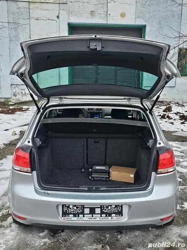 Second-hand VW Golf VI Team 102 CP (75 kW) 2010 Argintiu Hatchback