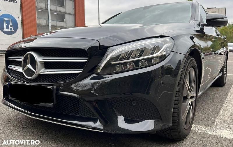 Negru Utilizat 2019 Mercedes C200 Berlinǎ | 21.900 EUR (Puțin scump) - Imagine 1/4