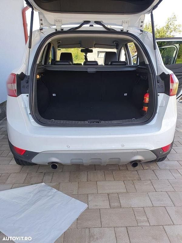 Second-hand Ford Kuga 163 CP (119 kW) 2011 Culoarealb SUV