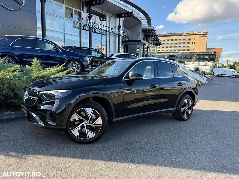 Culoarenegru Utilizat 2023 Mercedes GLC400d SUV | 55.990 EUR - Imagine 1/3
