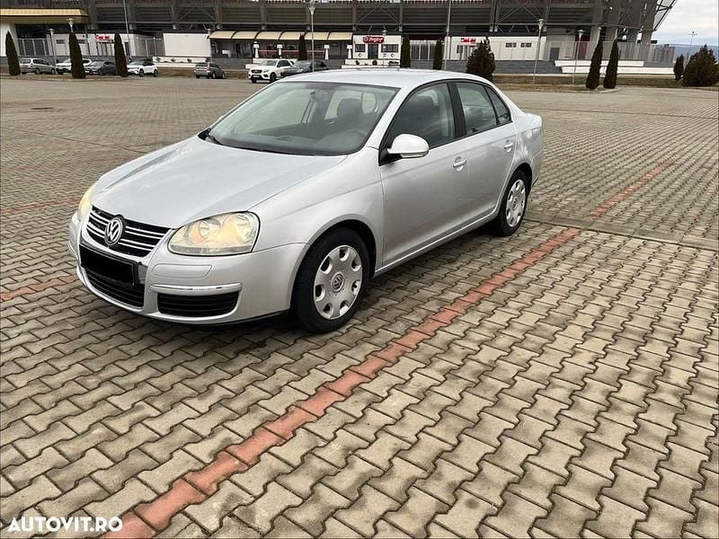 Second-hand VW Jetta Comfortline 105 CP (77 kW) 2008 Culoaregri Berlinǎ