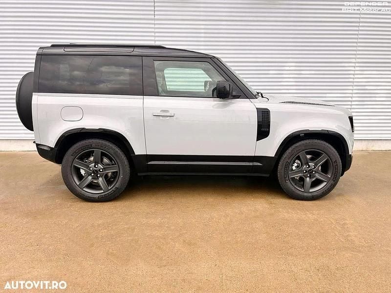 Nouă Land Rover Defender SE Dynamic 249 CP (183 kW) 2025 Culoaregri SUV