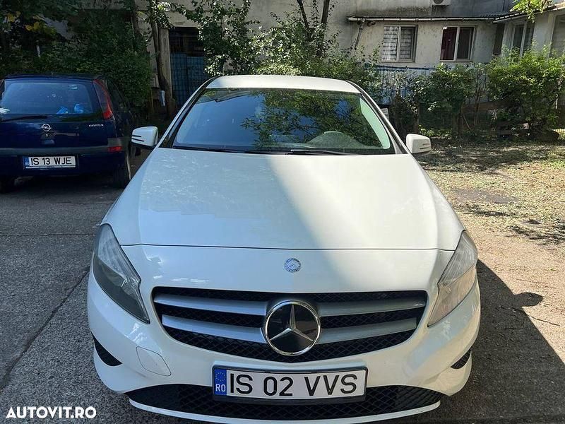 Second-hand Mercedes A160 90 CP (66 kW) 2015 Culoarealb Hatchback