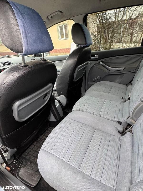 Second-hand Ford C-MAX Trend 115 CP (84 kW) 2007 Culoarealbastru Monovolum