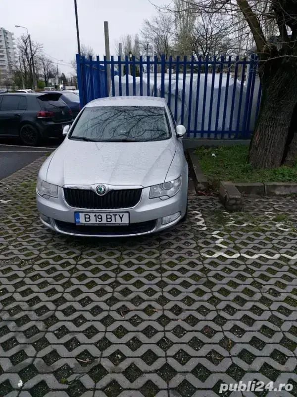 Utilizat 2009 Skoda Superb Hatchback | 3.700 EUR (Preț bun) - Imagine 1/4