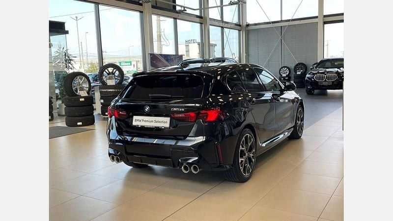 Second-hand BMW M135 Comfort Edition 317 CP (233 kW) 2024 Negru sapphire metalizat Hatchback