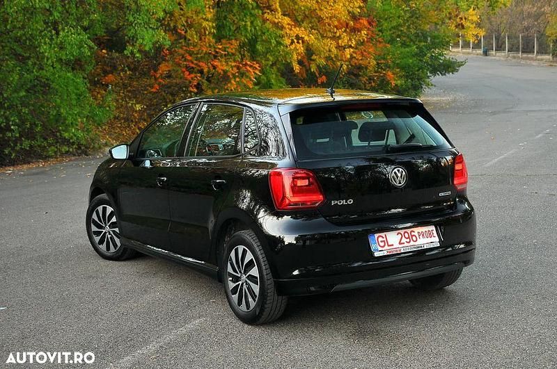 Second-hand VW Polo LOUNGE 75 CP (55 kW) 2015 Culoarenegru
