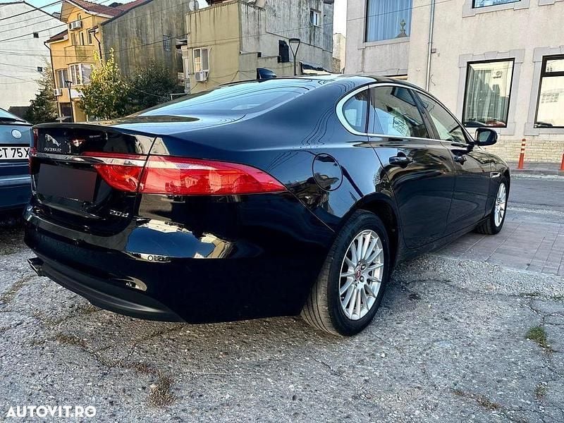 Second-hand Jaguar XF Prestige 180 CP (132 kW) 2018 Negru Berlinǎ