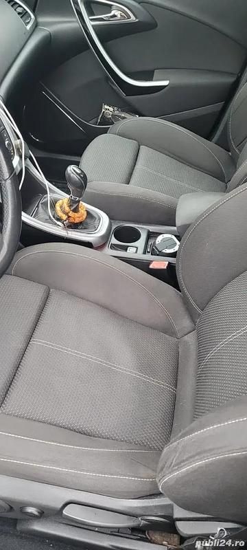 Second-hand Opel Astra 125 CP (91 kW) 2011 Gri Hatchback