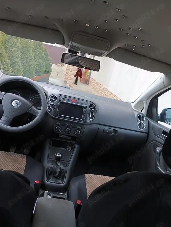 Second-hand VW Golf 88 CP (64 kW) 2005 Albastru Coupe