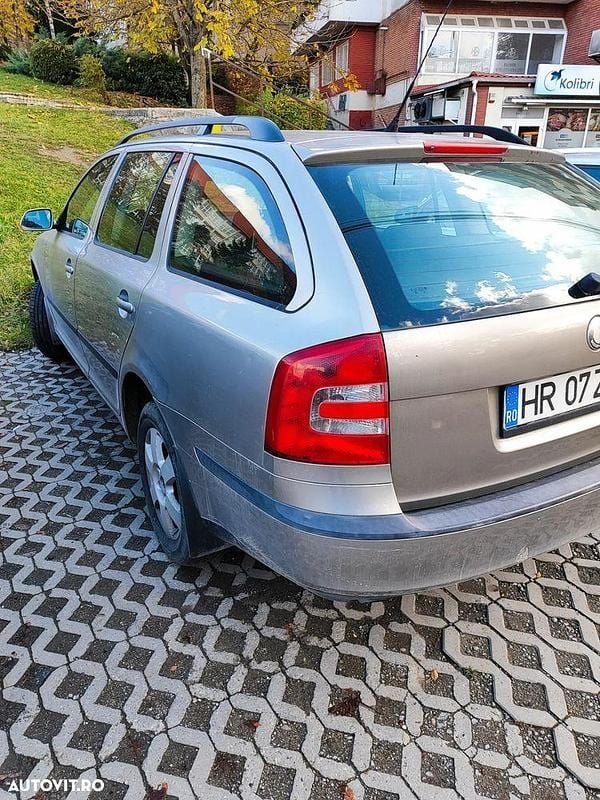 Culoaremaro Utilizat 2008 Skoda Octavia Break | 3.000 EUR (Preț OK) - Imagine 1/4