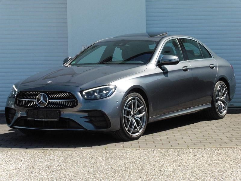 Utilizat 2022 Mercedes E300 AMG line | 48.366 EUR - Imagine 1/1