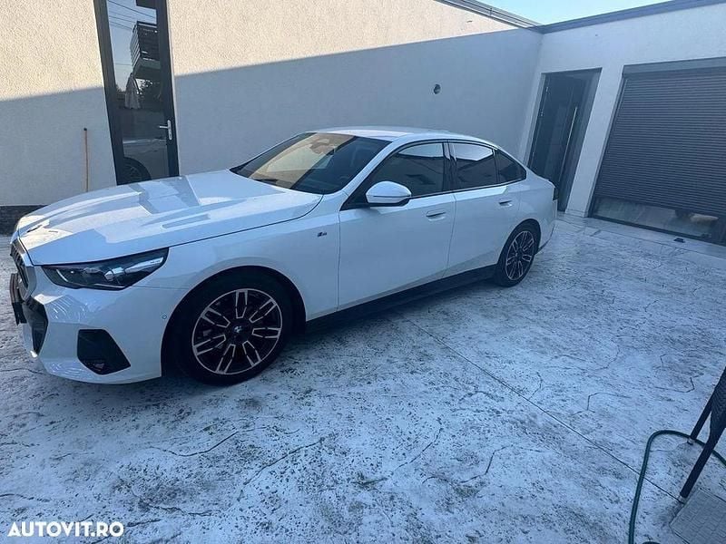 Negru Utilizat 2024 BMW 520 M Sport Berlinǎ | 58.500 EUR (Puțin scump) - Imagine 1/4