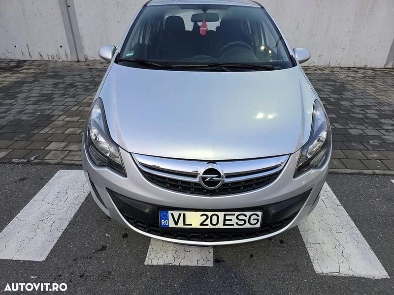 Second-hand Opel Corsa Edition 75 CP (55 kW) 2014 Culoaregri Hatchback