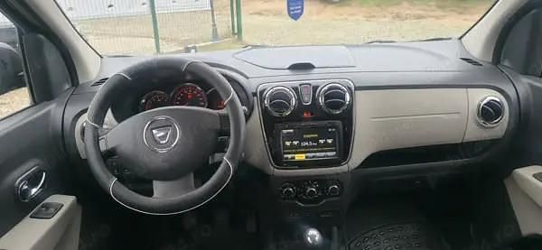 Negru Utilizat 2015 Dacia Lodgy Monovolum | 5.990 EUR (Preț OK) - Imagine 1/4