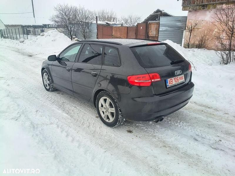 Second-hand Audi A3 Attraction 122 CP (89 kW) 2011 Culoaremaro Hatchback