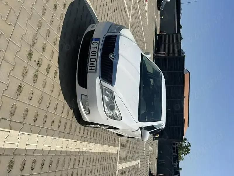 Utilizat 2012 Skoda Octavia Berlinǎ | 4.900 EUR (Preț OK) - Imagine 1/4