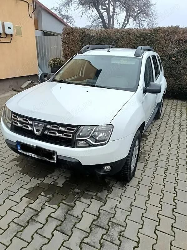 Alb Utilizat 2017 Dacia Duster SUV | 7.990 EUR (Preț bun) - Imagine 1/4