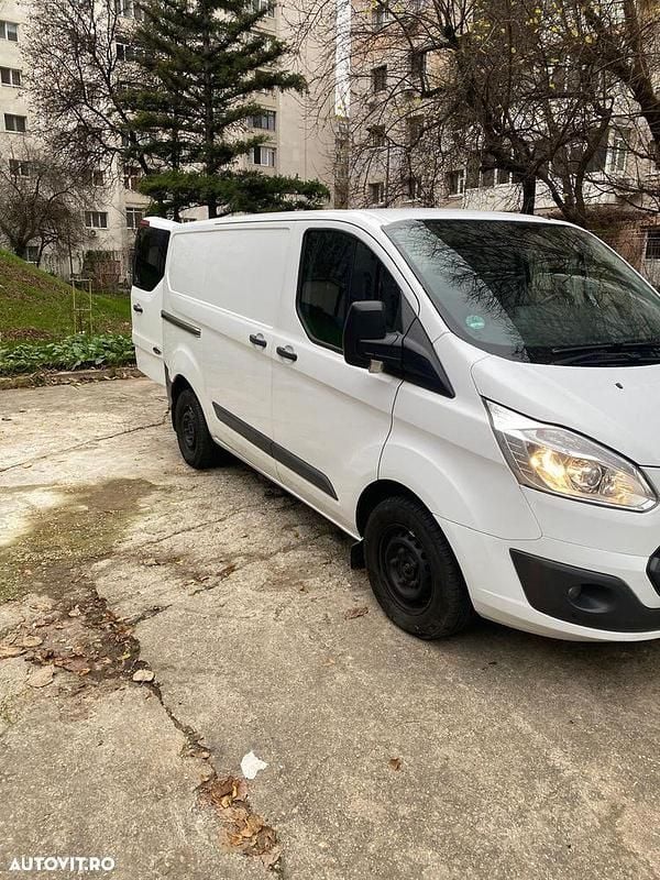Second-hand Ford Transit Custom Trend 105 CP (77 kW) 2018 Culoarealb Monovolum