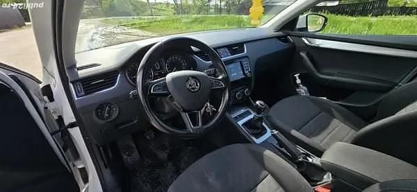 Utilizat 2017 Skoda Octavia Break | 9.000 EUR (Preț bun) - Imagine 1/4