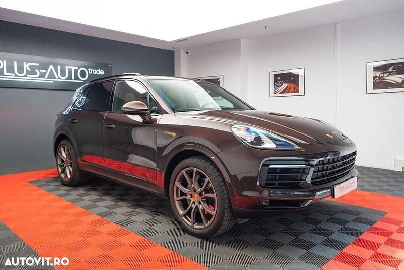Culoaremaro Utilizat 2018 Porsche Cayenne SUV | 54.498 EUR (Preț bun) - Imagine 1/4