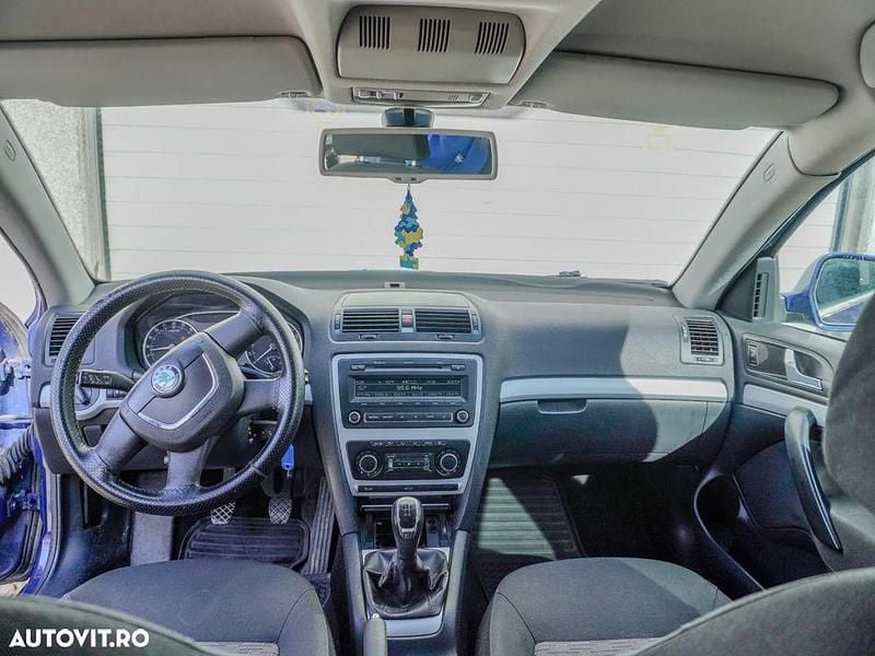 Second-hand Skoda Octavia 105 CP (77 kW) 2011 Culoarealbastru Break