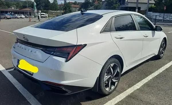 Alb Utilizat 2021 Hyundai Elantra Berlinǎ | 18.900 EUR (Puțin scump) - Imagine 1/4