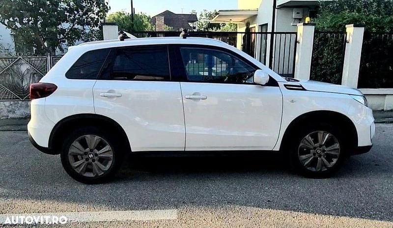 Alb Utilizat 2019 Suzuki Vitara SUV | 15.900 EUR (Preț OK) - Imagine 1/4