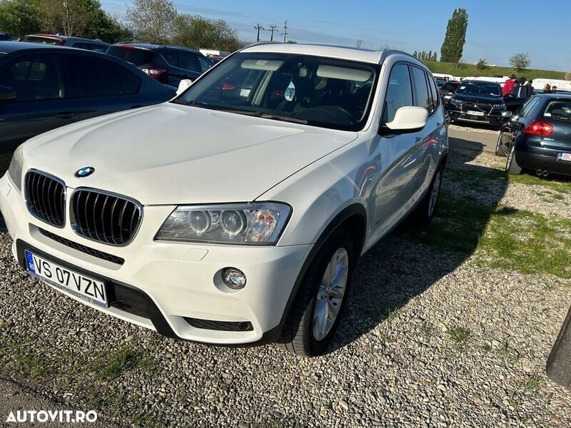 Alb Utilizat 2011 BMW X3 SUV | 9.990 EUR (Preț OK) - Imagine 1/4