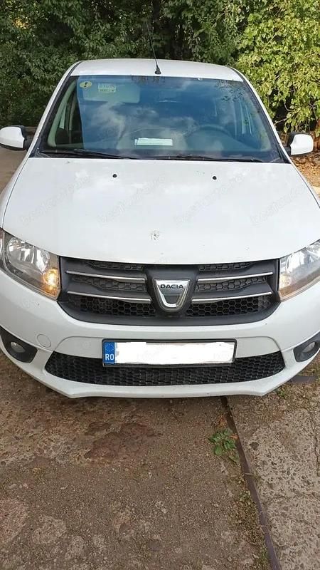 Second-hand Dacia Logan Lauréate 75 CP (55 kW) 2015 Alb Berlinǎ